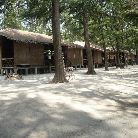 Menjangan Resort Karimunjawa Bilik gambar
