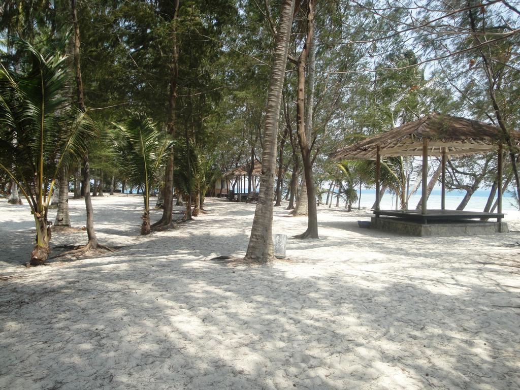 Menjangan Resort Karimunjawa Bilik gambar